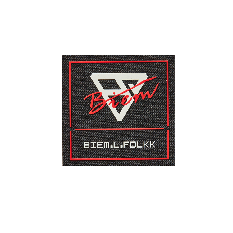 Upgrade your jeans with our exquisite leather patches. 